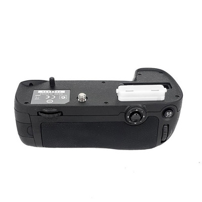 باتری گریپ نیکون مشابه اصلی Nikon MB-D15 Battery Grip for D7100/D7200 HC