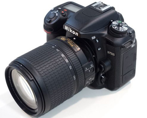 دوربین عکاسی نیکون Nikon D7500 Kit 18-140mm f/3.5-5.6 G VR  دسته دوم