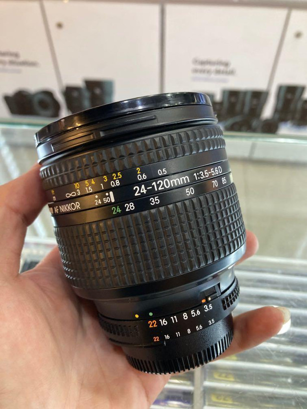 لنز دوربین نیکون Nikon 24-120mm F/3.5 D دسته دوم