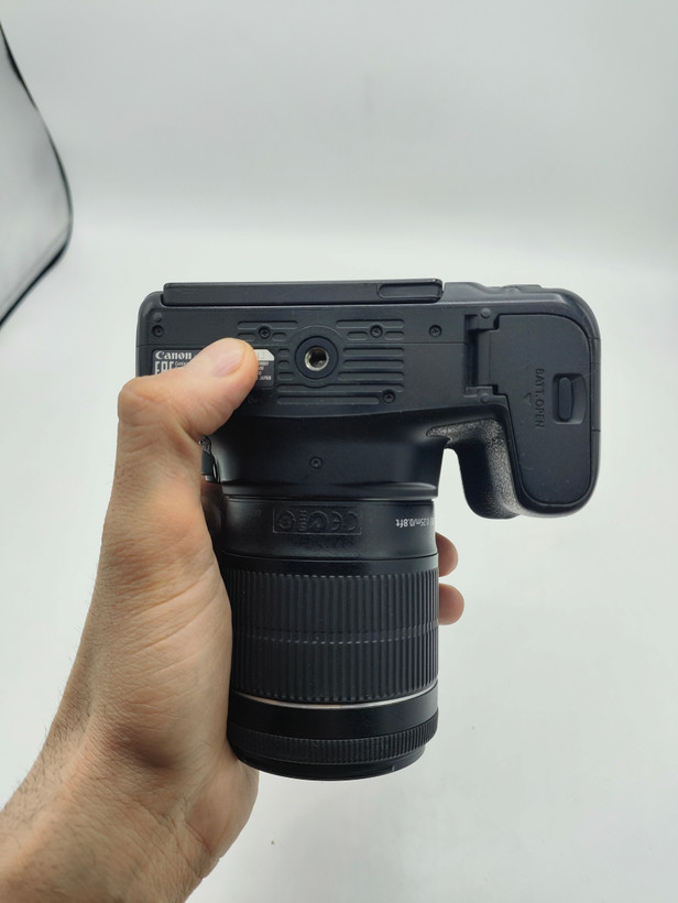 دوربین عکاسی کانن Canon 77D با لنز 55-18 IS stmدسته دوم