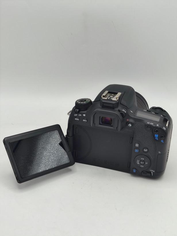 دوربین عکاسی کانن Canon 77D با لنز 55-18 IS stmدسته دوم
