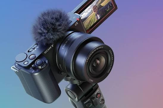دوربین دسته دوم Sony ZV-E10 16-50